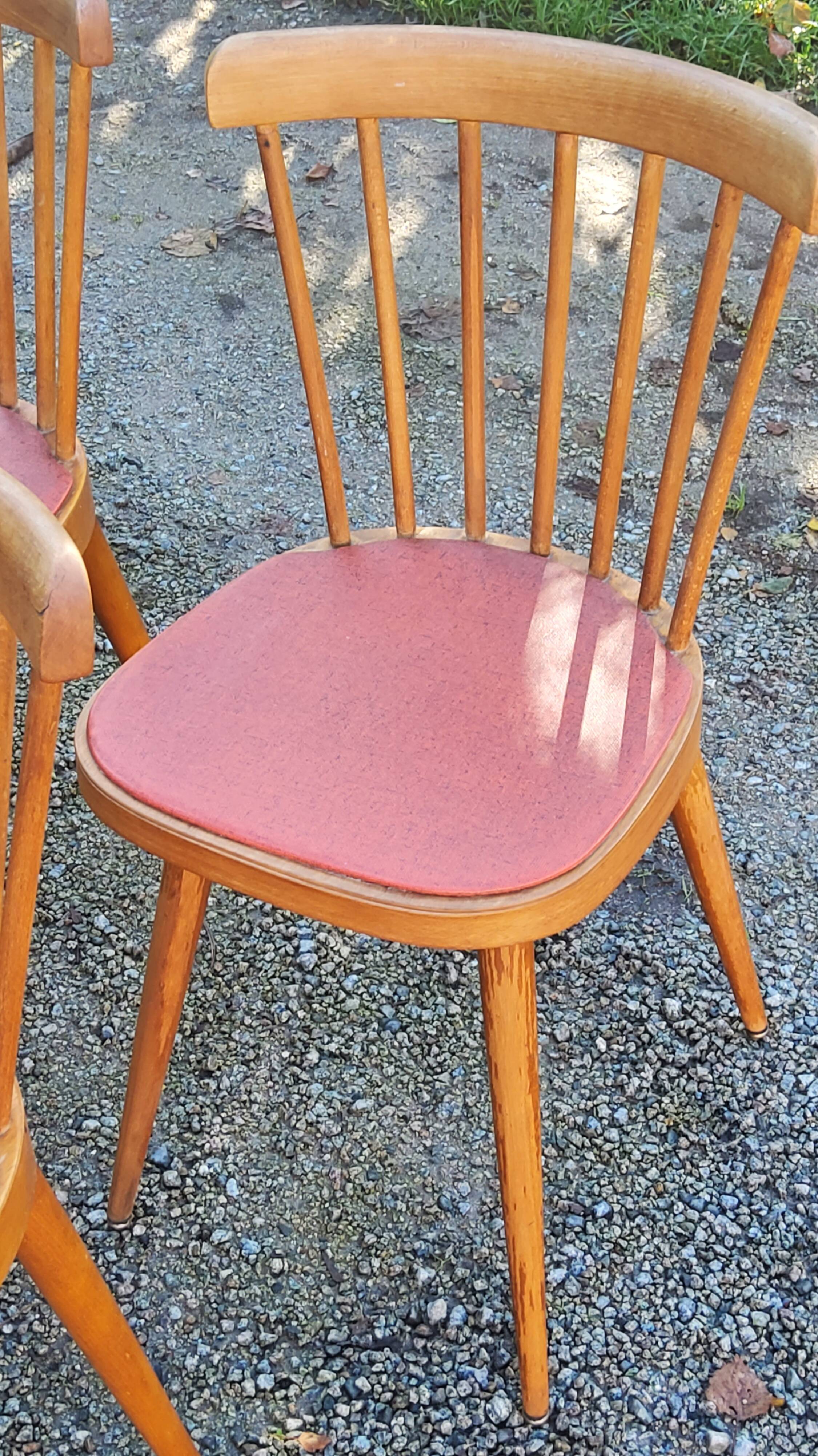Set de 5 chaises vintage de bistrot en hêtre galette skaï rouge des années 50