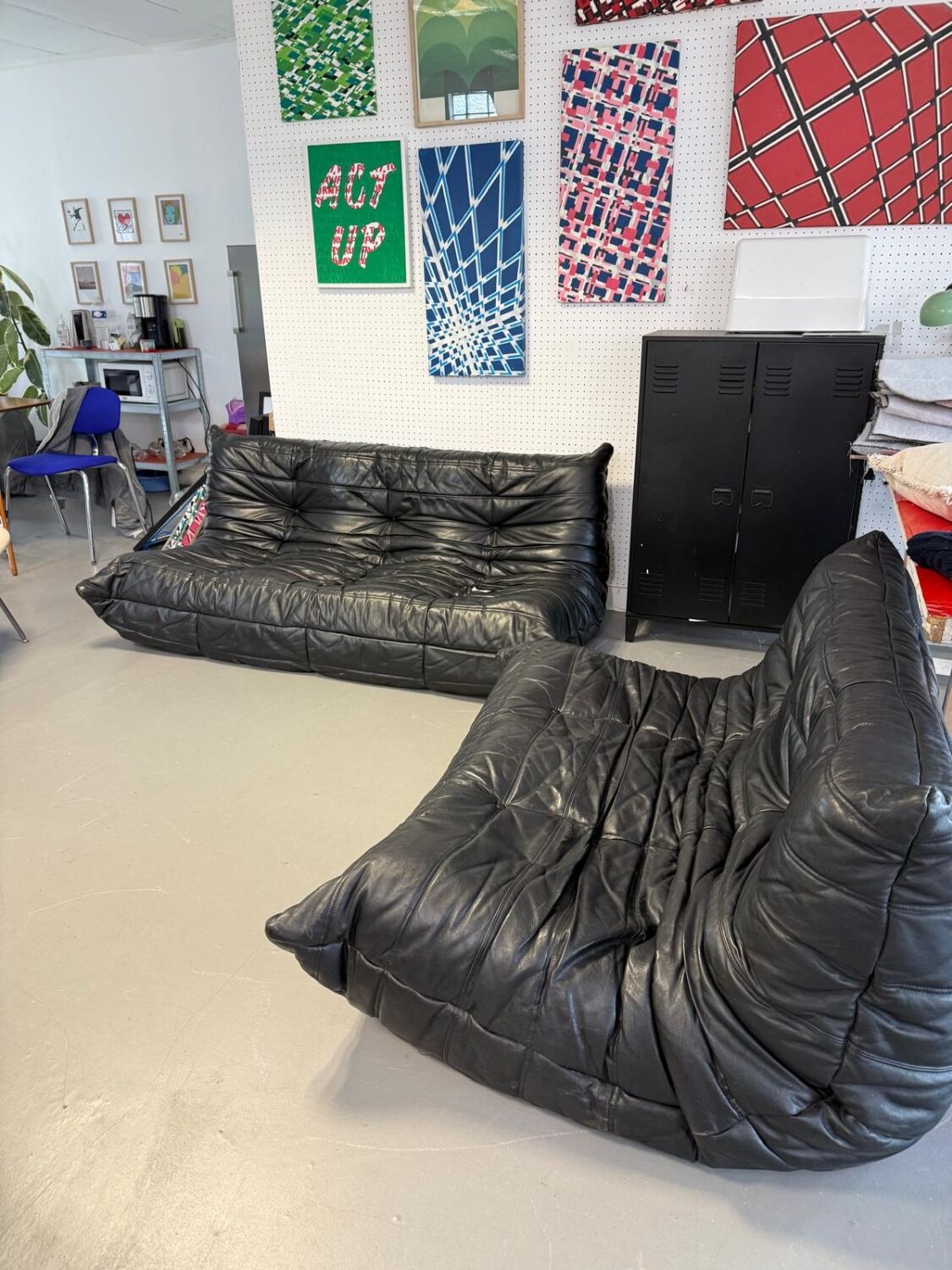 Two-seater sofa reupholstered.