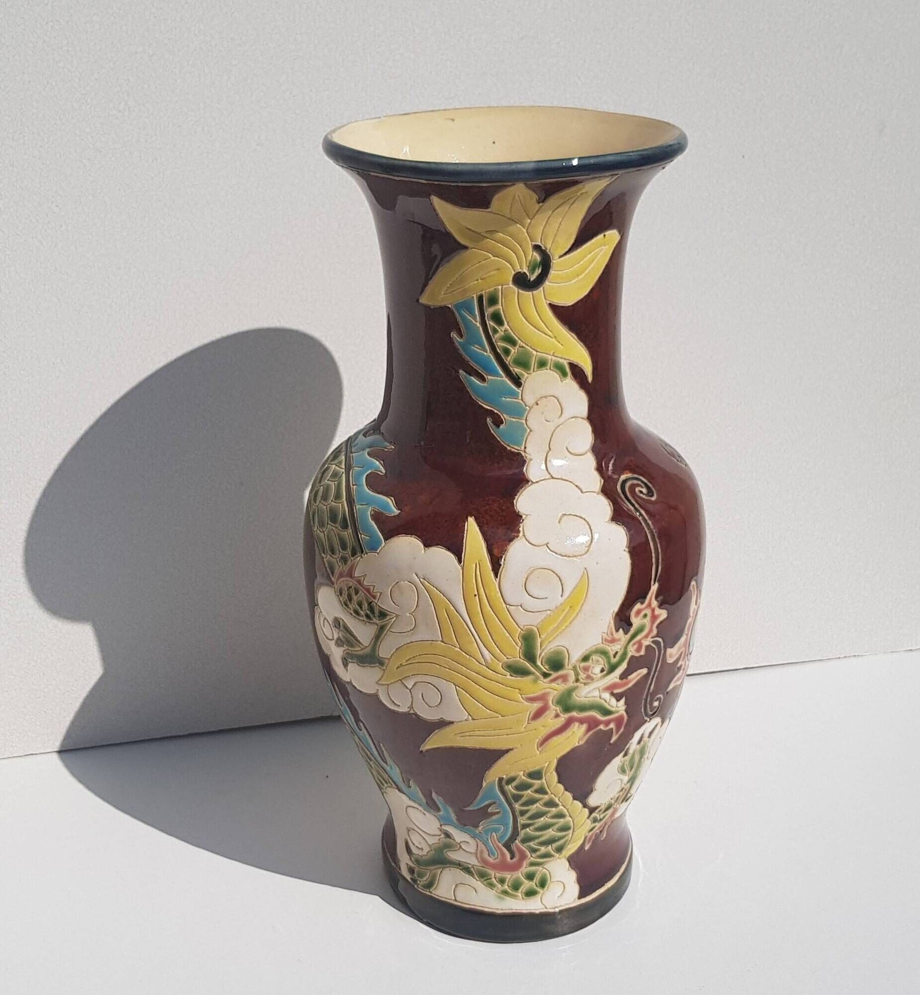 Ceramic vase decoration: 2 unwinged Dragons / Yin Yang Sun - Signed Pictogram (Signature on the ide