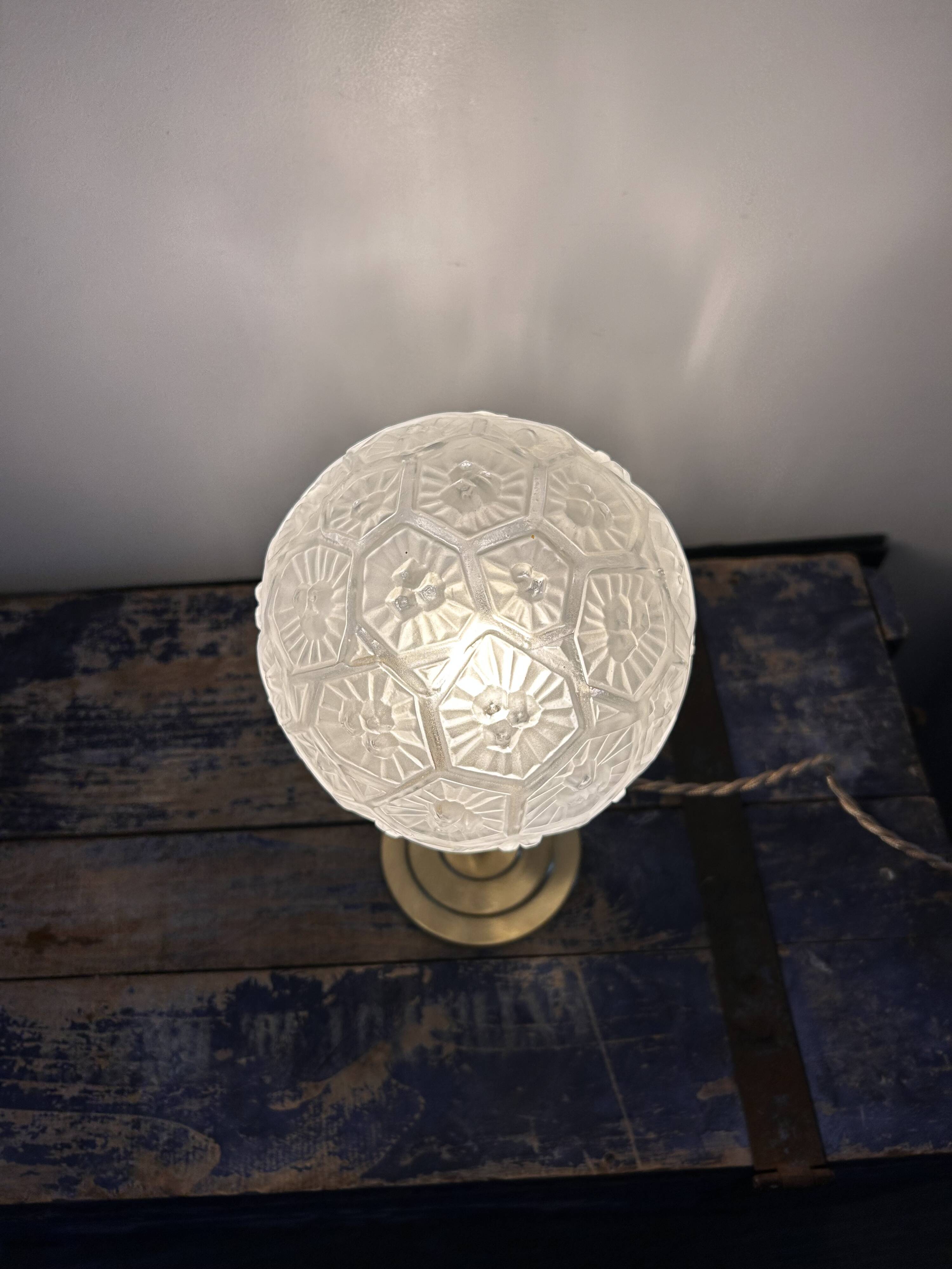 Art Deco globe table lamp