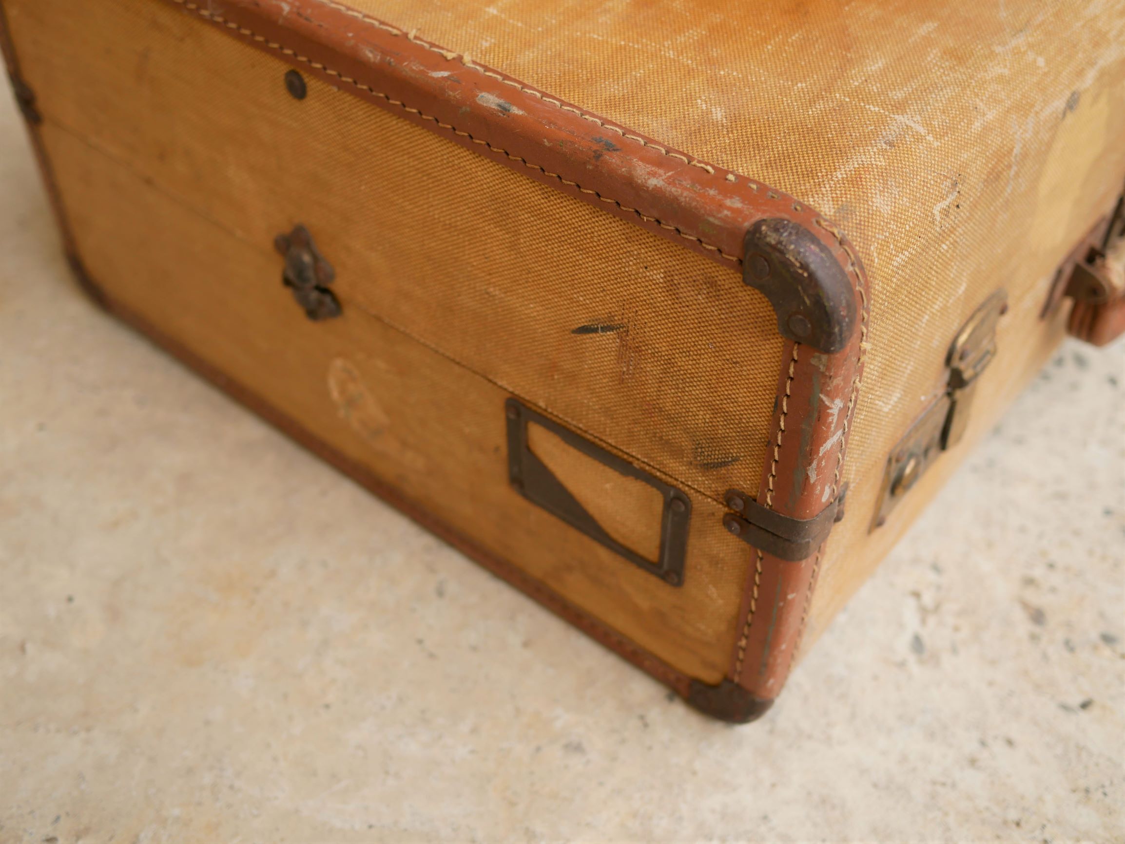Yellow vintage case