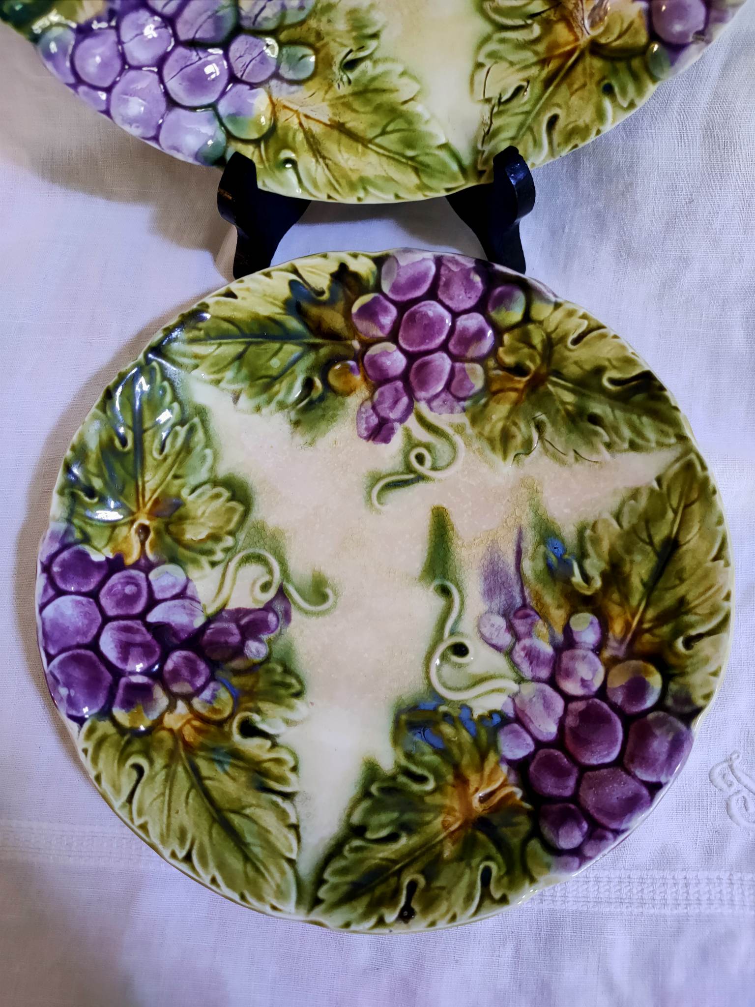 2 vintage slip dessert plates