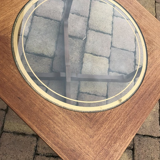 Table basse ronde en verre et dorée, années 1960
