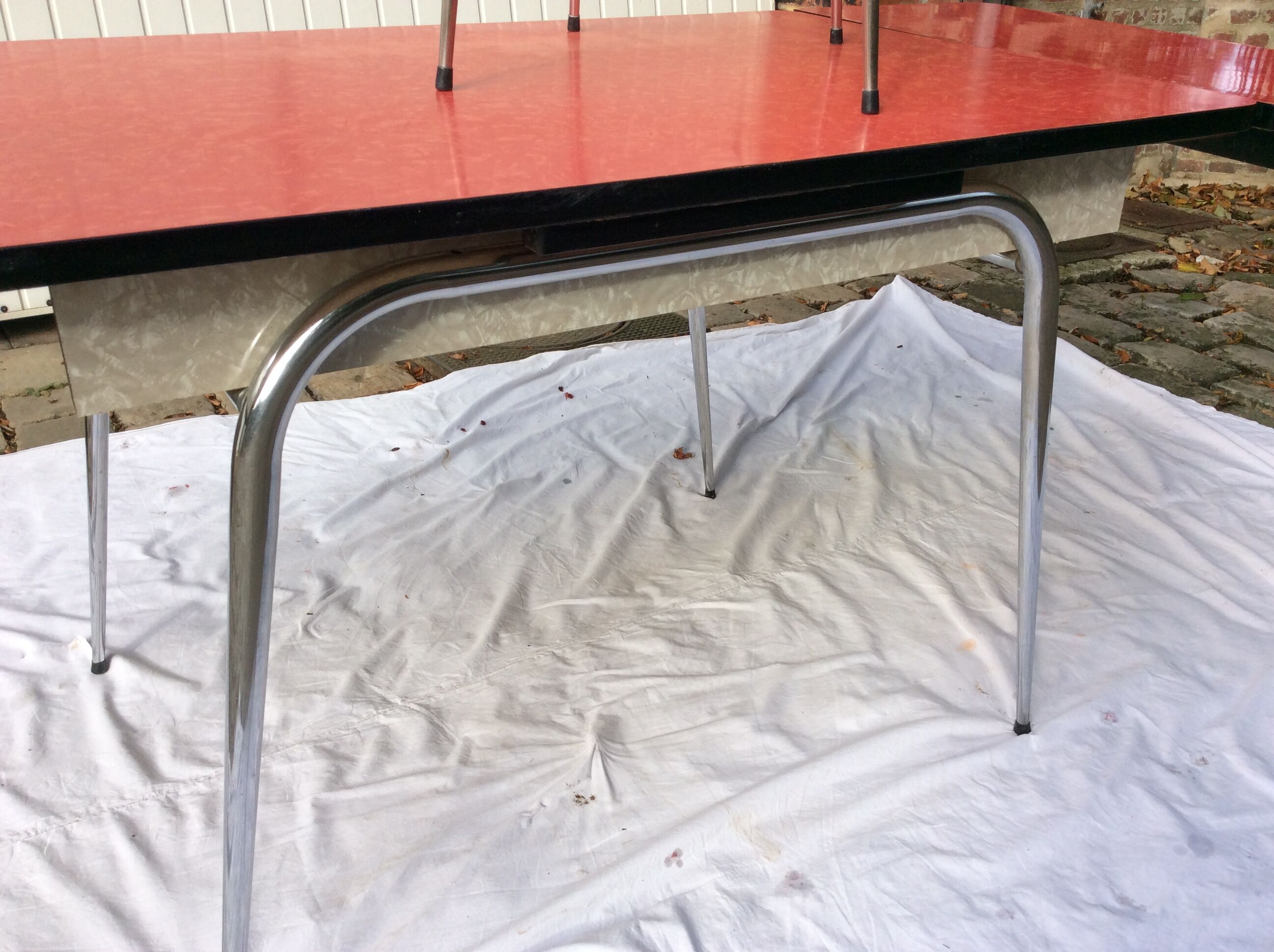 Kitchen 60' + 1 matching Chair table