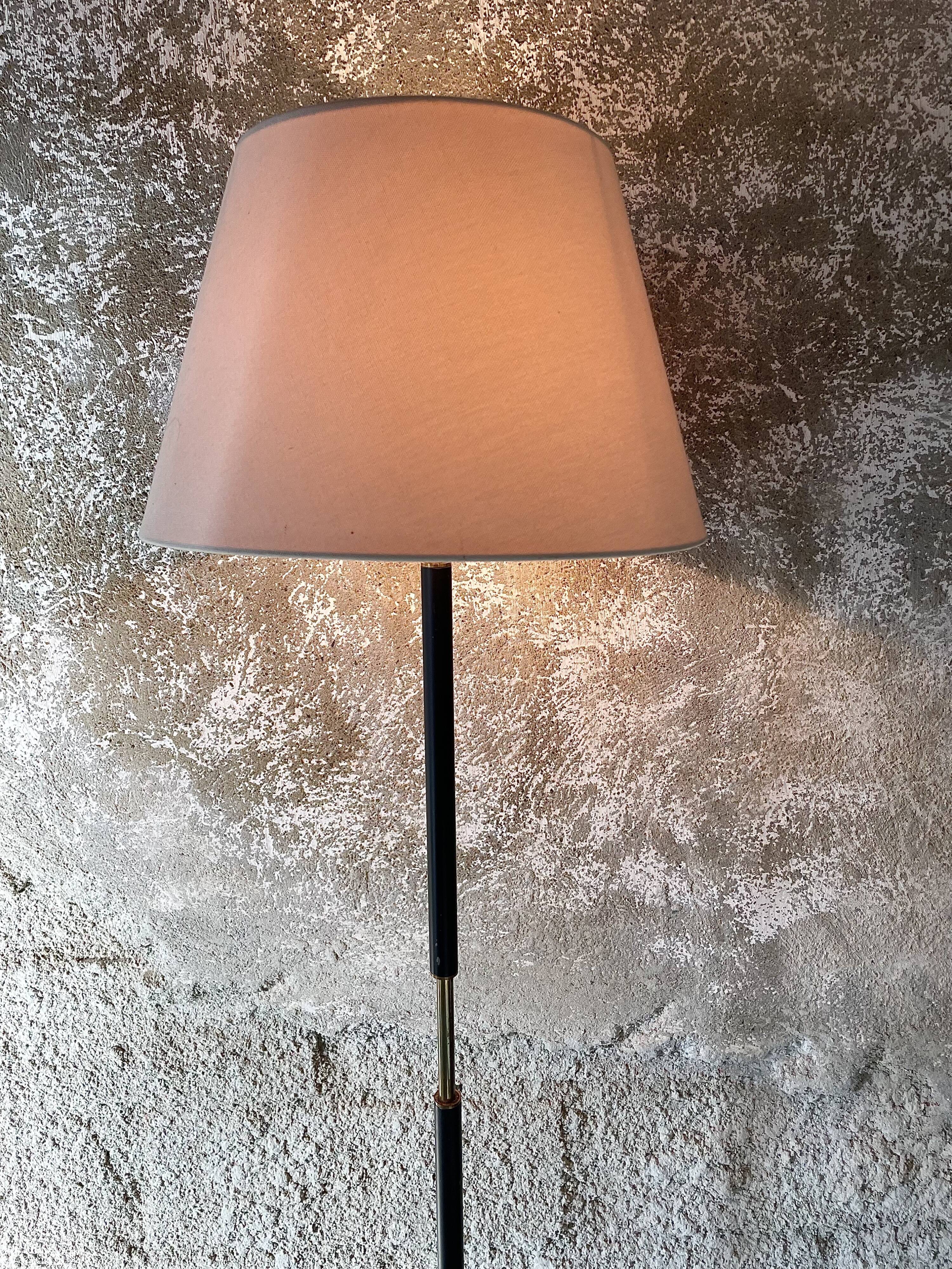 1960s floor lamp in brass and black lacquered steel