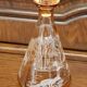 Carafe en verre soufflé moulé à décor de chasse équestre au renard, belle époque