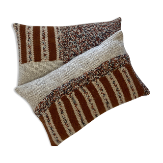 Set of 2 wool knit cushions