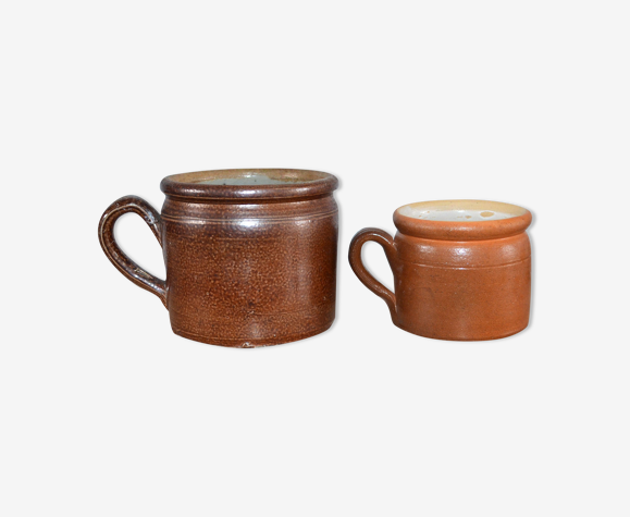 duo of glazed sandstone pots