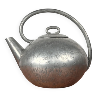 Modern mid-century decorative teapot in pewter by Skurdal Pewter, 1960s.
