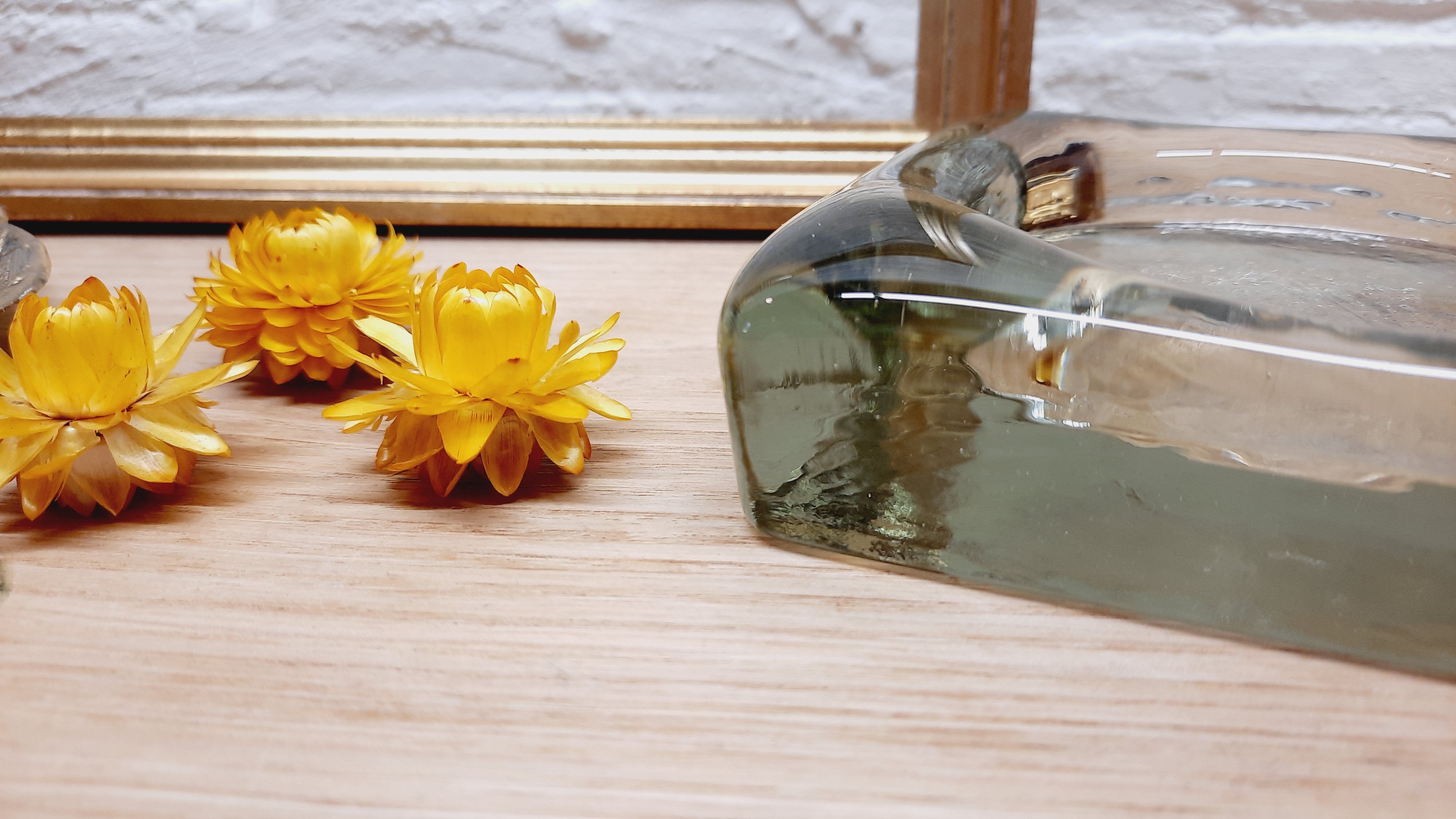 Thick glass bottle bottom