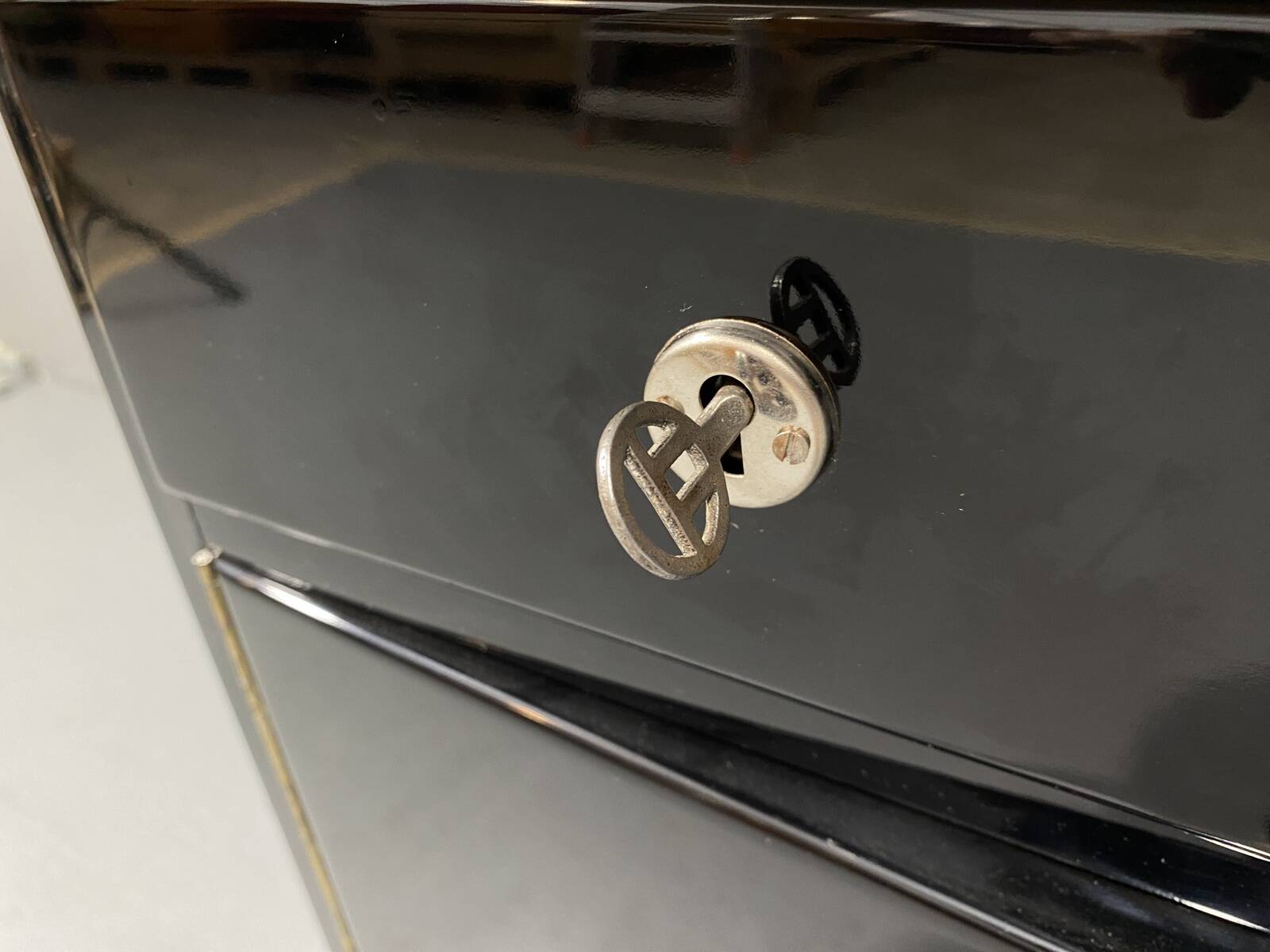 Bureau moderniste tchécoslovaque en chrome et bois, années 1950, Europe