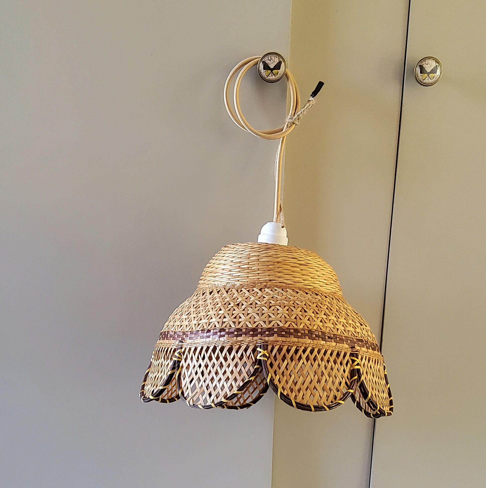 Canned rattan suspension