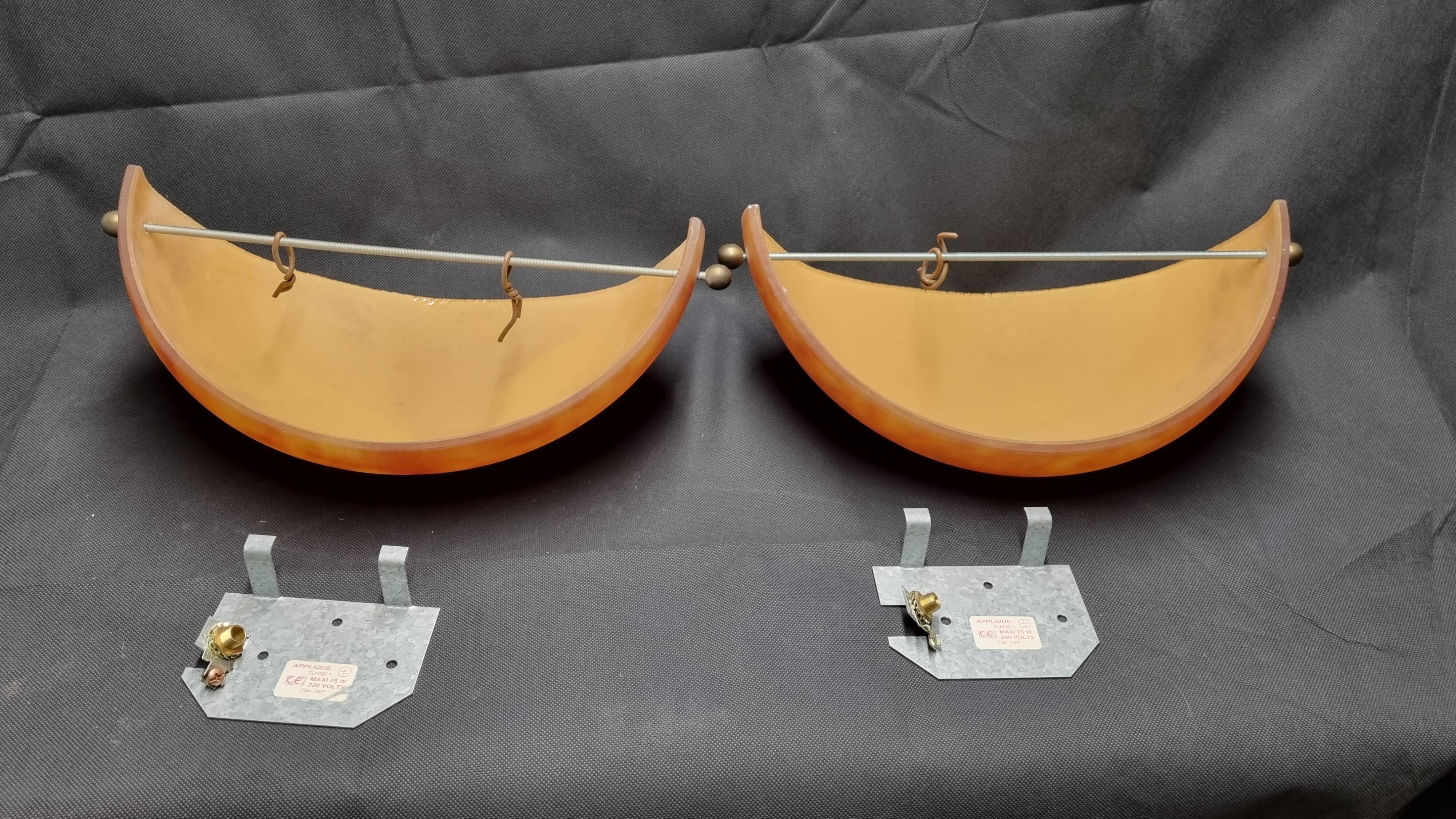 Pair of Art Deco sconces in glass paste