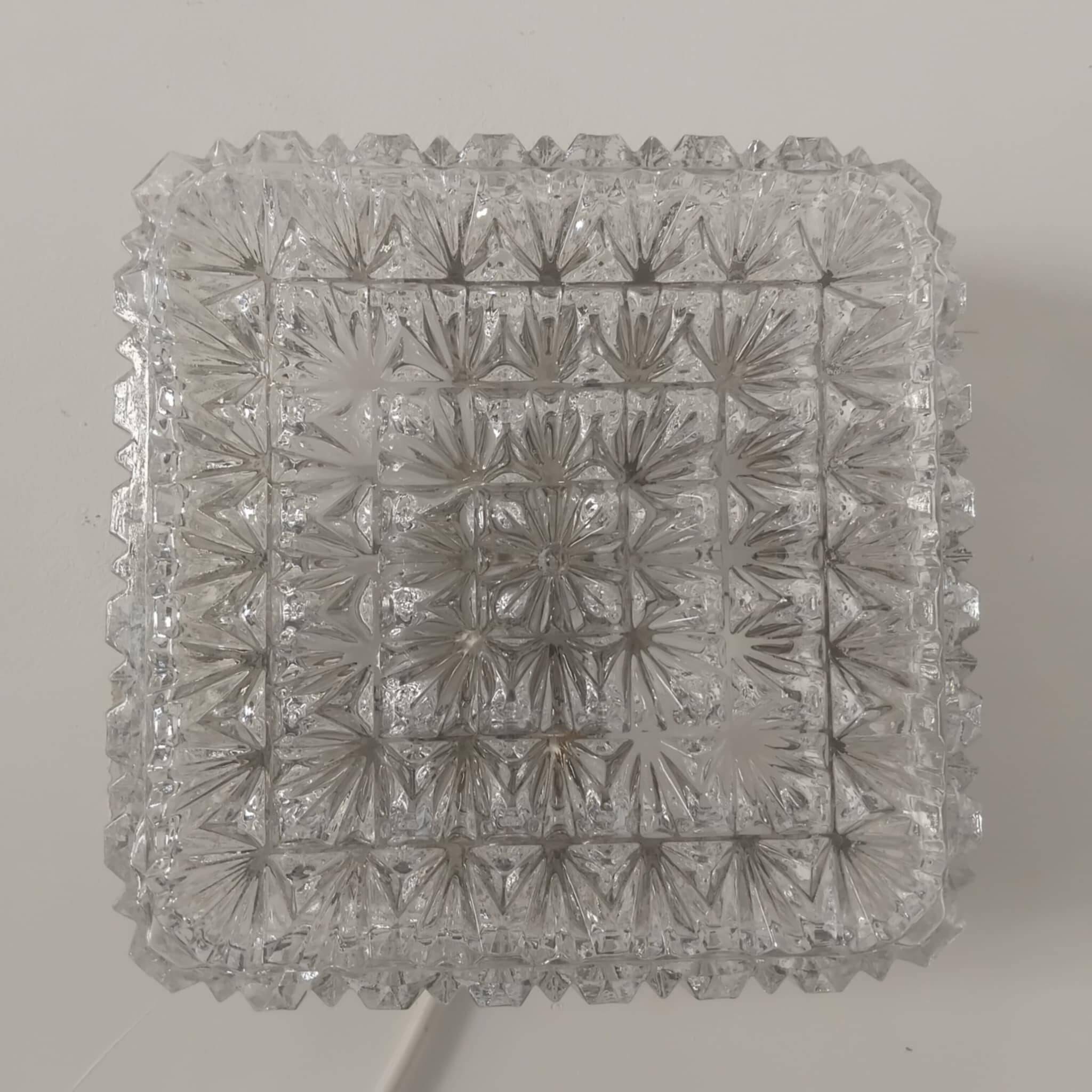 Plafonnier, applique en verre moulé, 1970