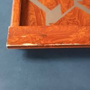 Deux plateaux en bois et verre