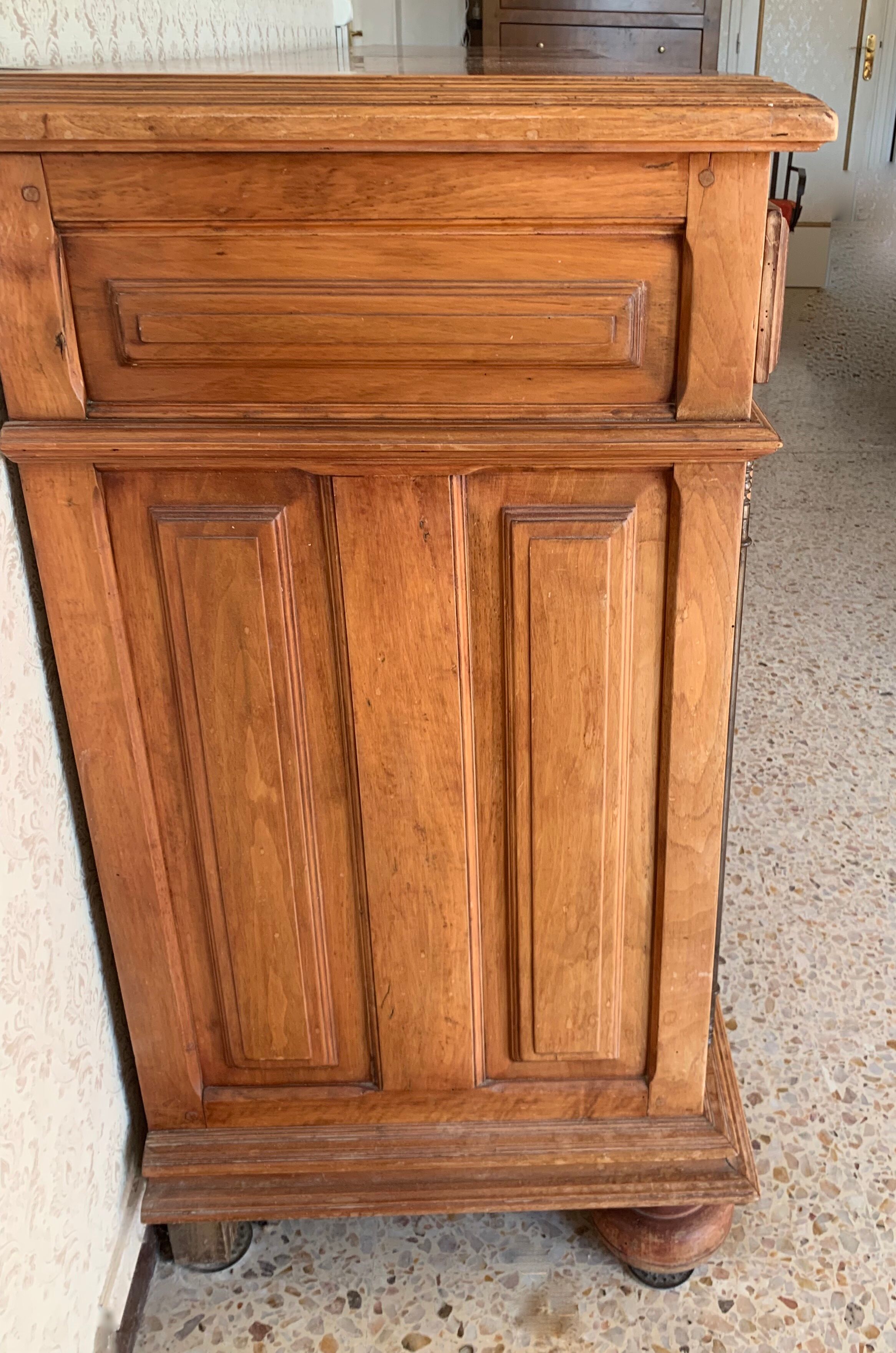 Vintage 4-door sideboard in solid wood