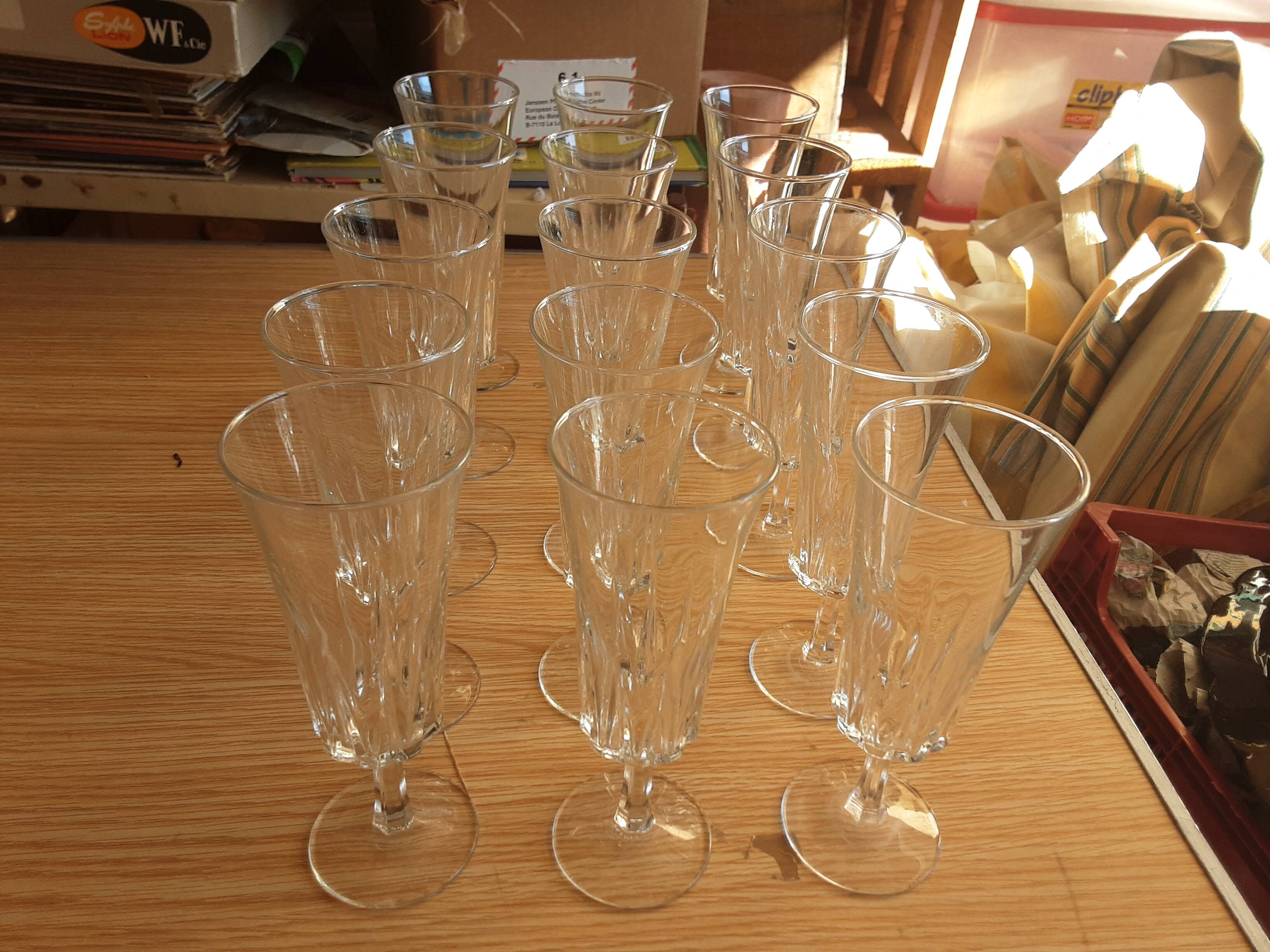 15 glass champagne flutes france