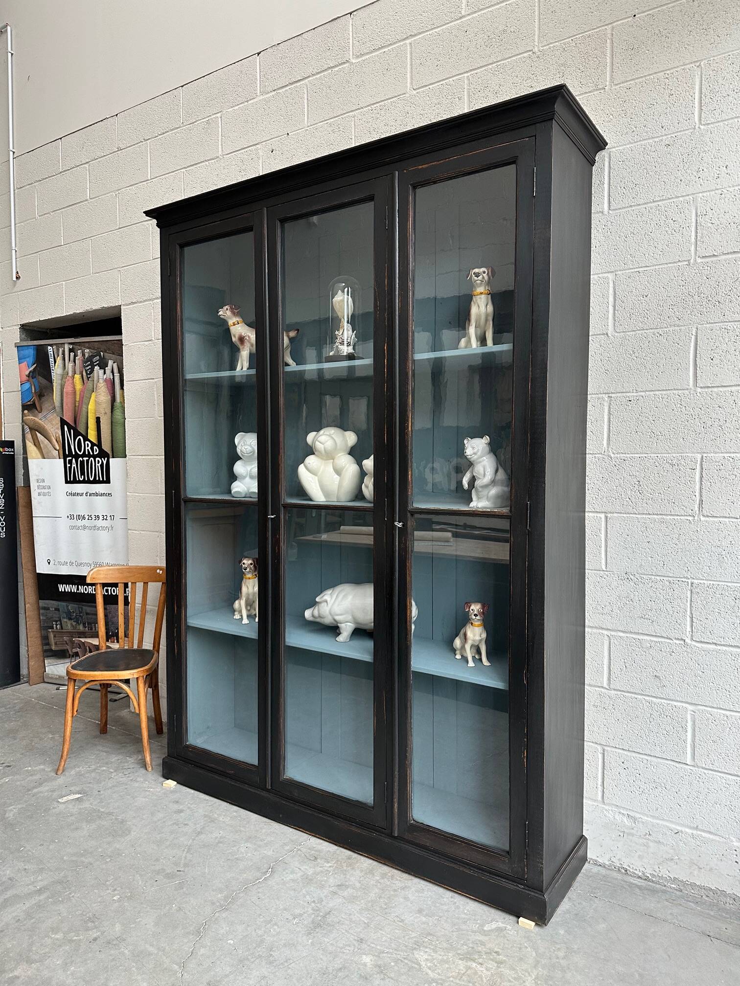 Late 19th century museum display case