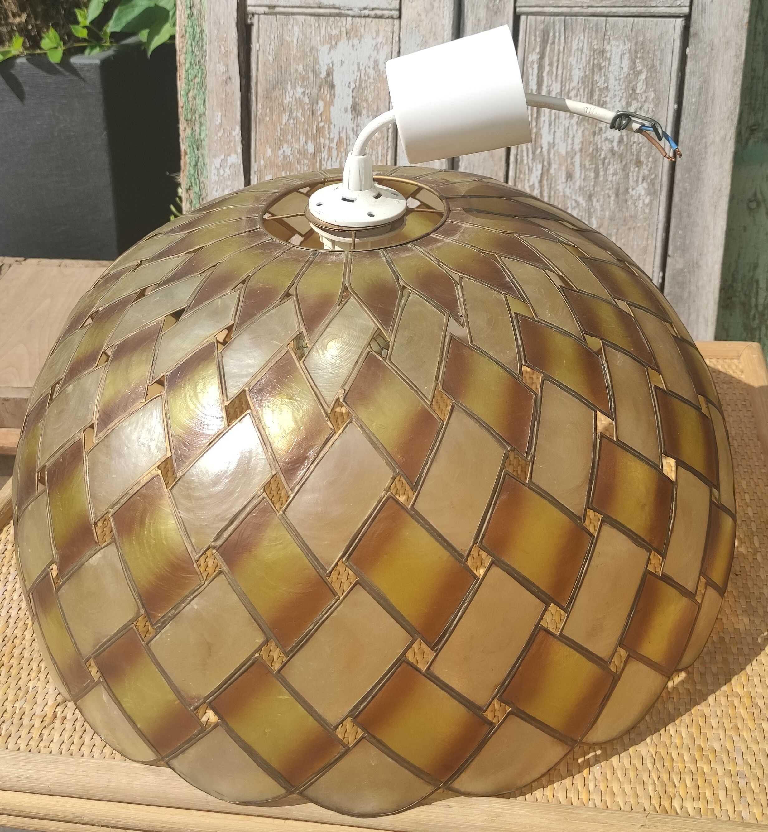 Large vintage pendant lamp in mother-of-pearl and brass