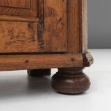 Early 18th Century Vitrine Cabinet in oak, Germany
