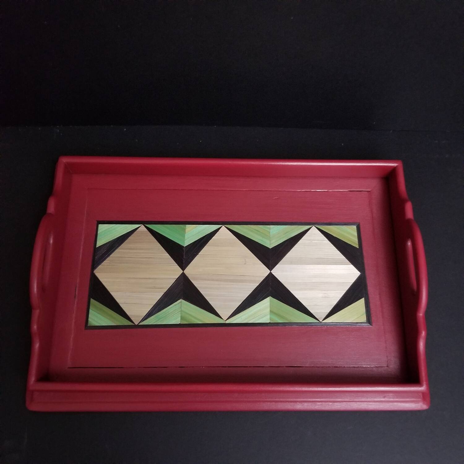Plateau en bois et Marqueterie de paille. Créatrice française
