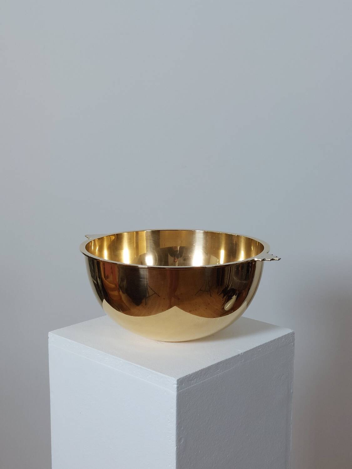 Antique and elegant Art Deco brass bowl