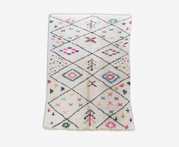 Tapis berbère marocain Azilal écru à losanges noirs à motifs colorés 261x162cm