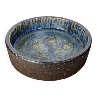 Large studio pottery bowl in modern mid-century Danish style by Bangholm, 1960s.