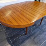 Table ronde extensible scandinave en teck, années 1960