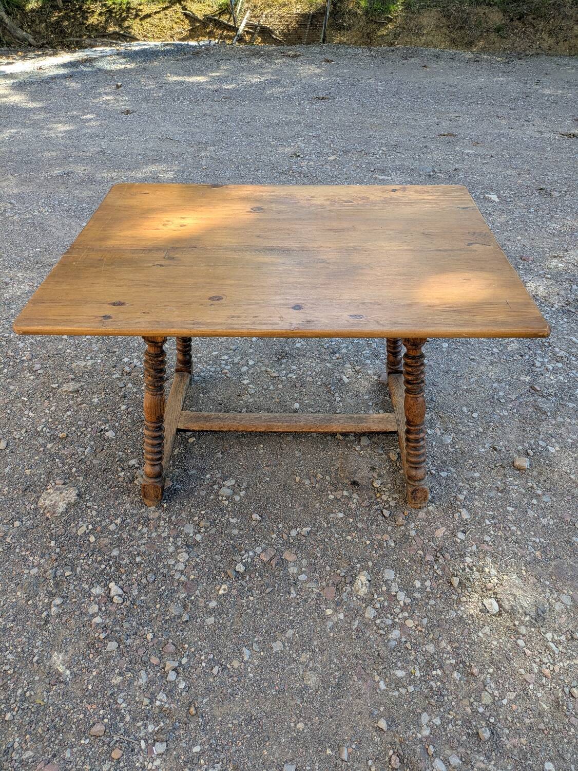 Table with turned legs