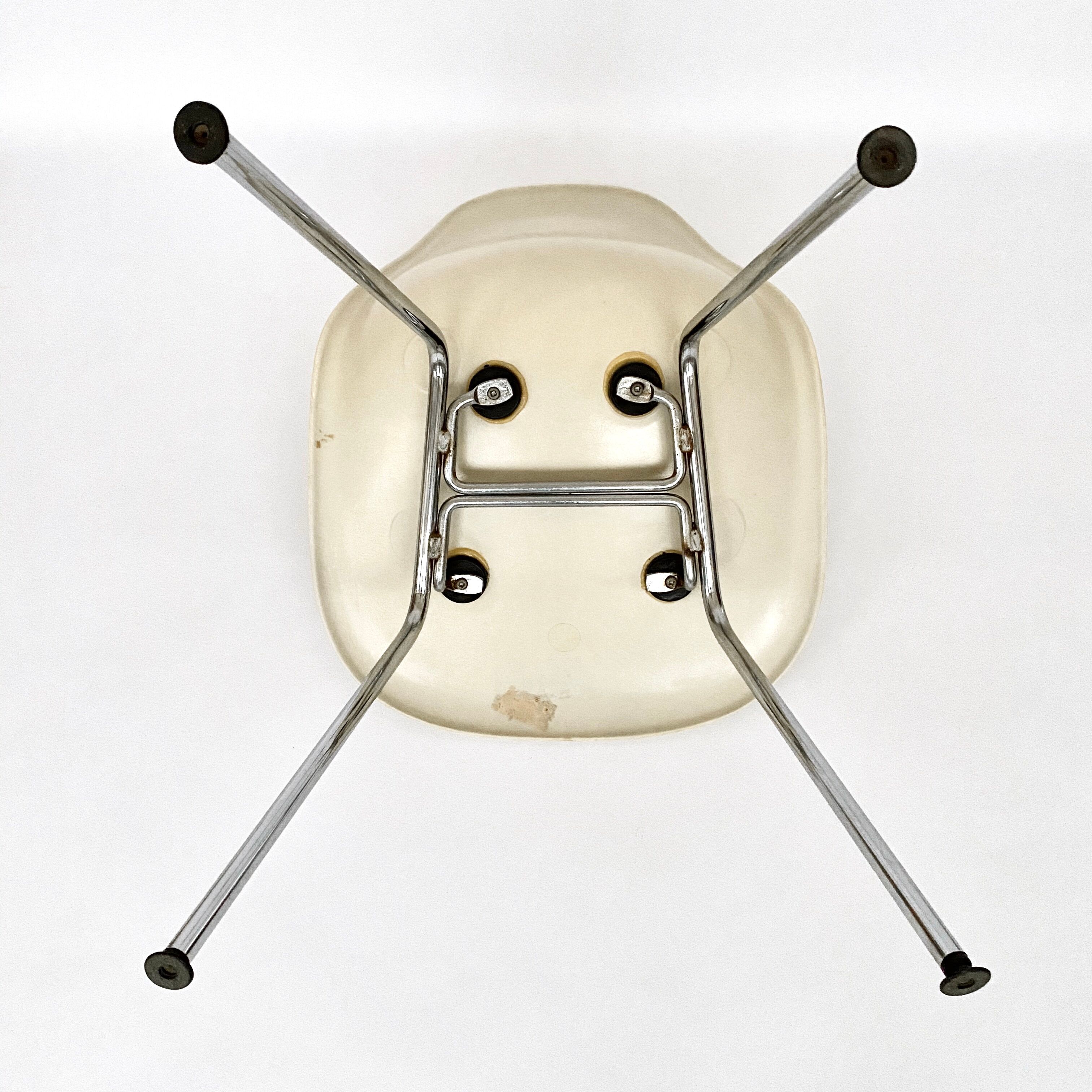 DSX Eames chair for Herman Miller vintage 70