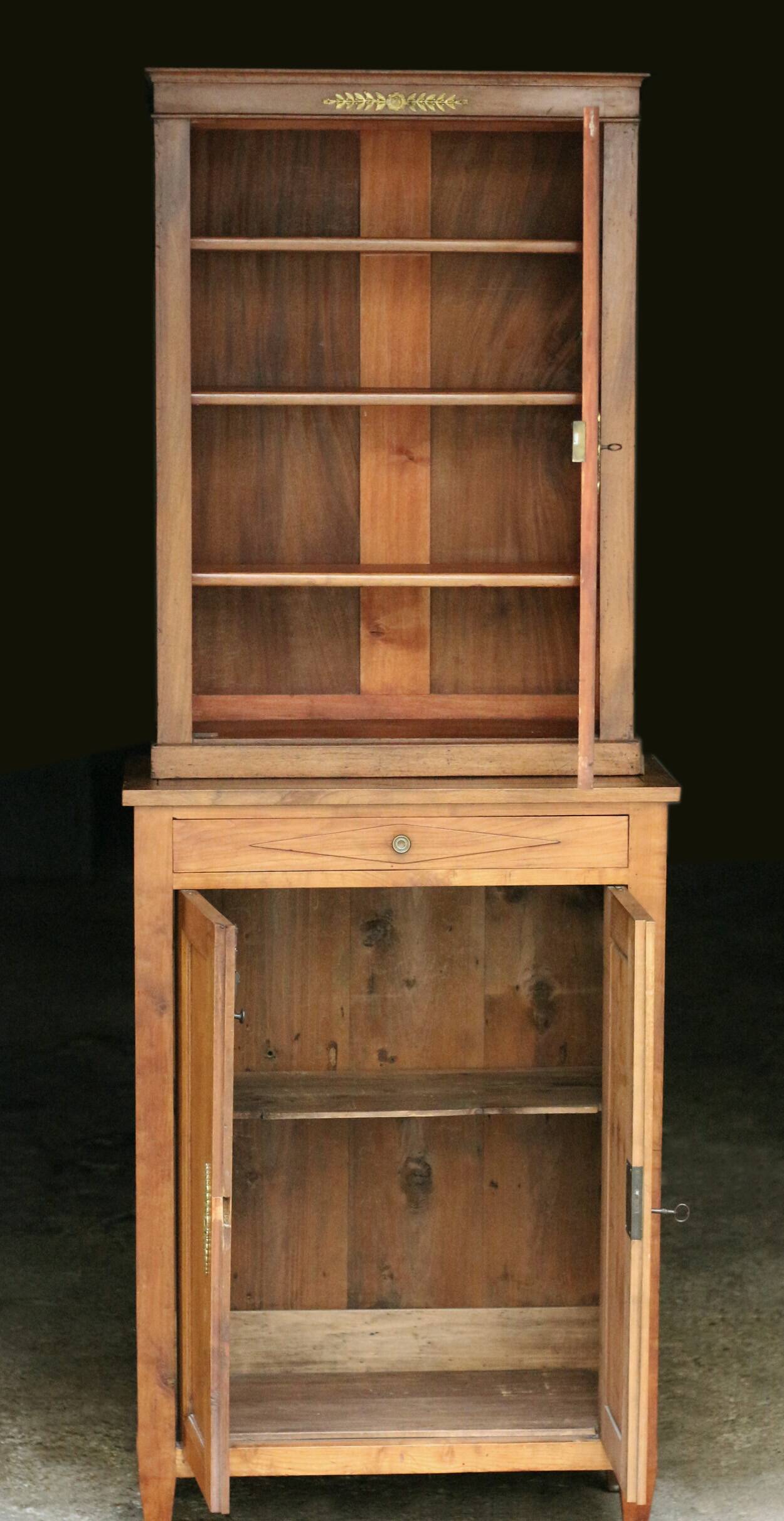 Mid-19th century dresser (light mahogany).