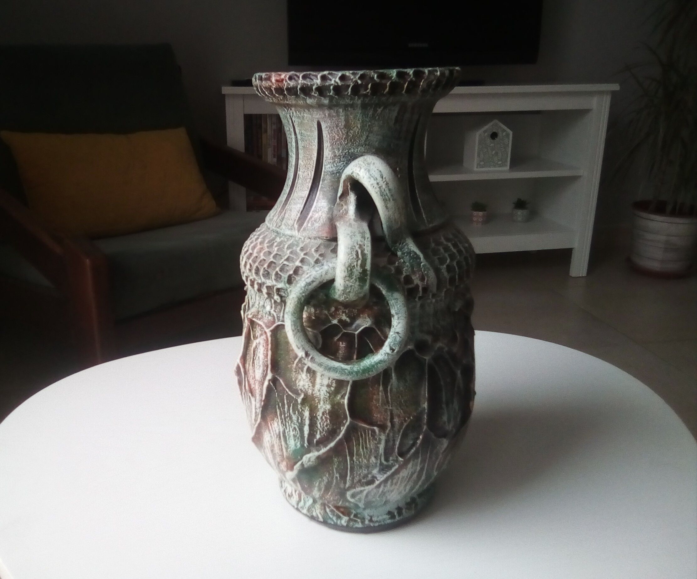 Ceramic reptile vase