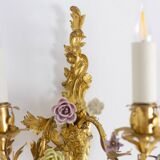 Paire d’appliques en bronze et à décor de fleurs. Circa 1880.