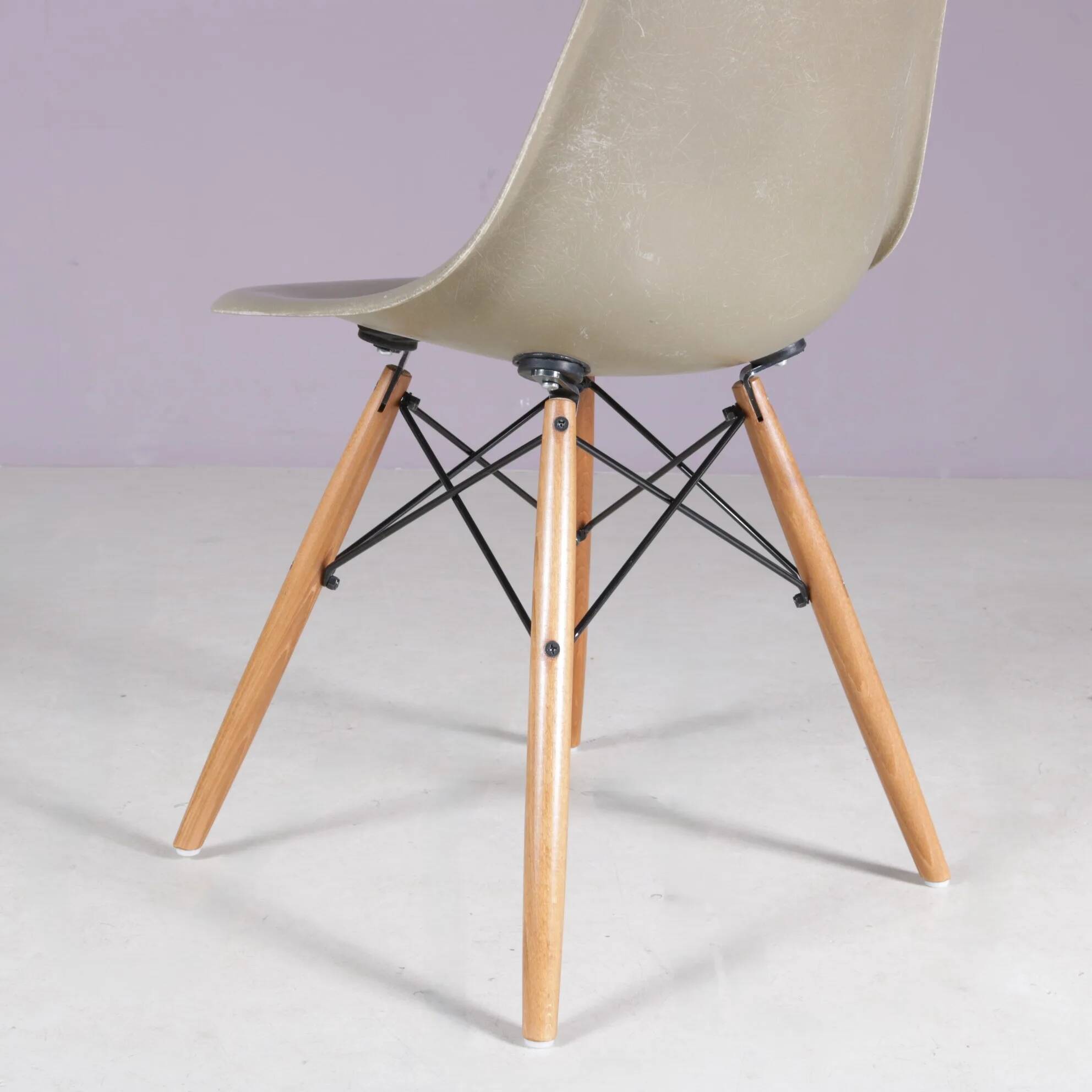 1960s set of 4 dining chairs in “sea foam” green fiberglass / Charles & Ray Eames / Herman Miller, USA