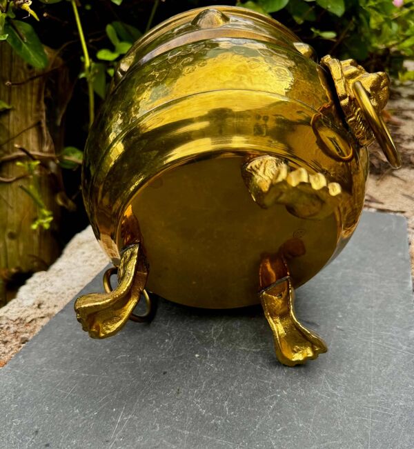 Jardinière en laiton massif lion baroque
