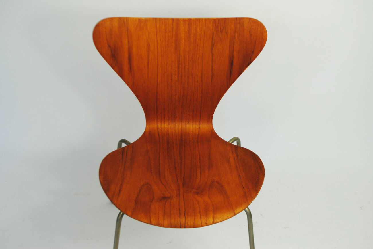 Chaise  conçue par Arne Jacobsen pour Fritz Hansen