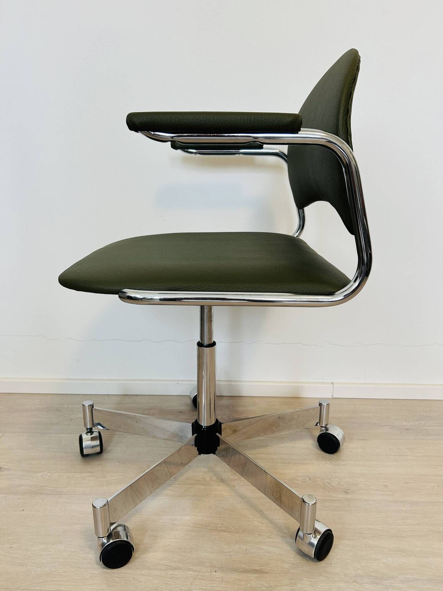 Fully Restored  Olive Office Chair by Kovona K-107, Czechoslovakia 1970
