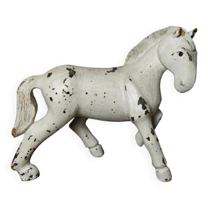Cheval en bois sculpté - art