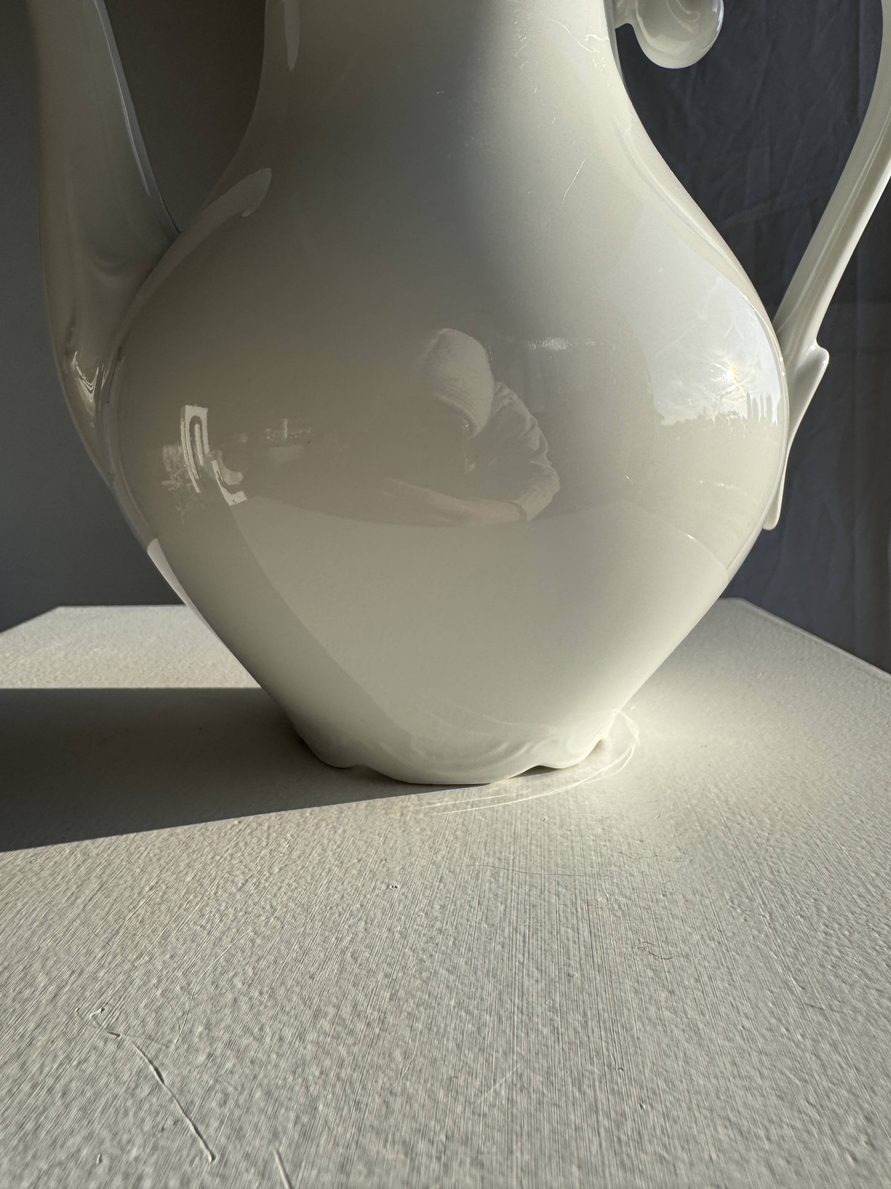 White Bavarian porcelain teapot H27