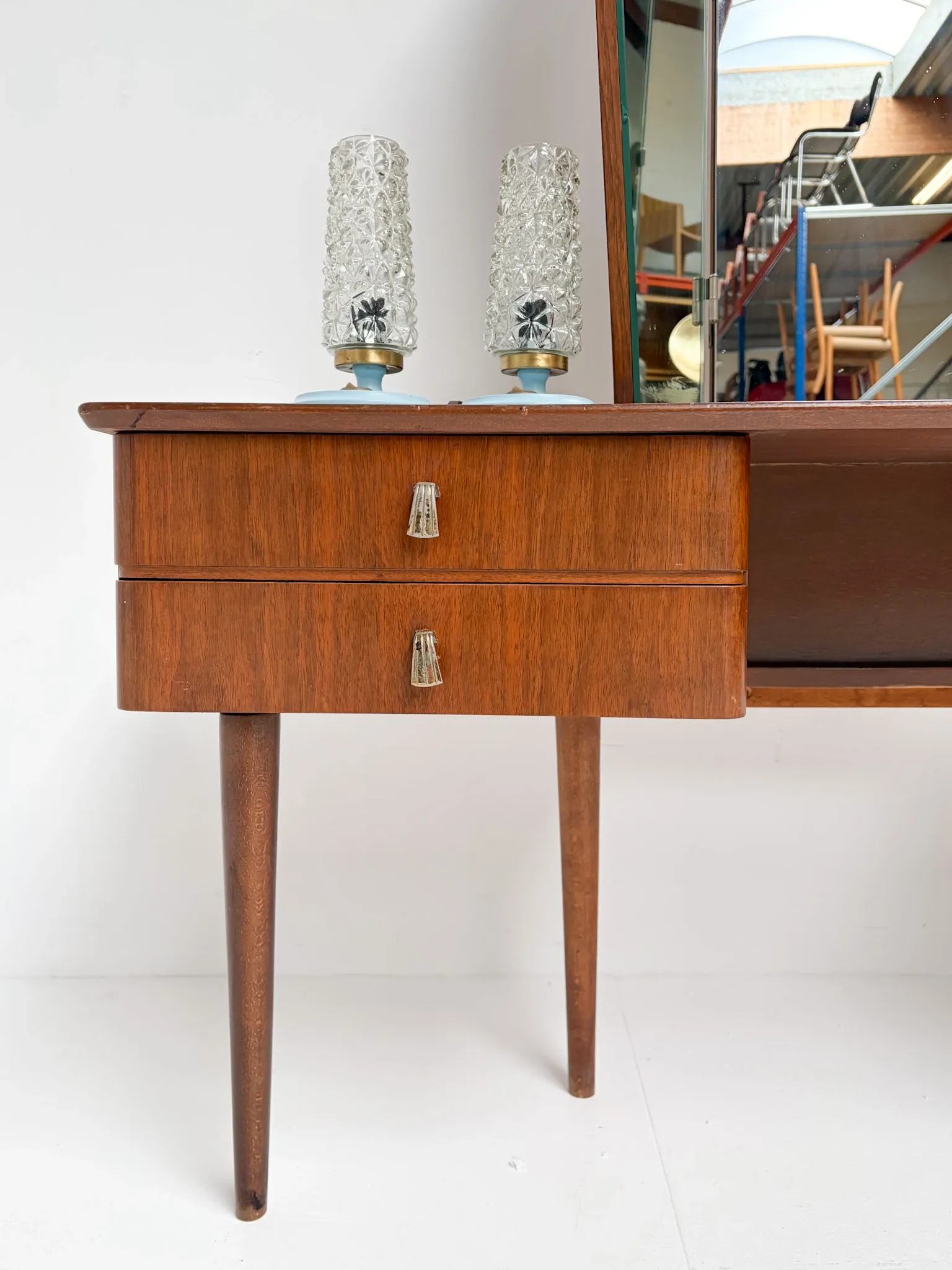 Vintage dressing table with fold-out mirrors, 1950’s