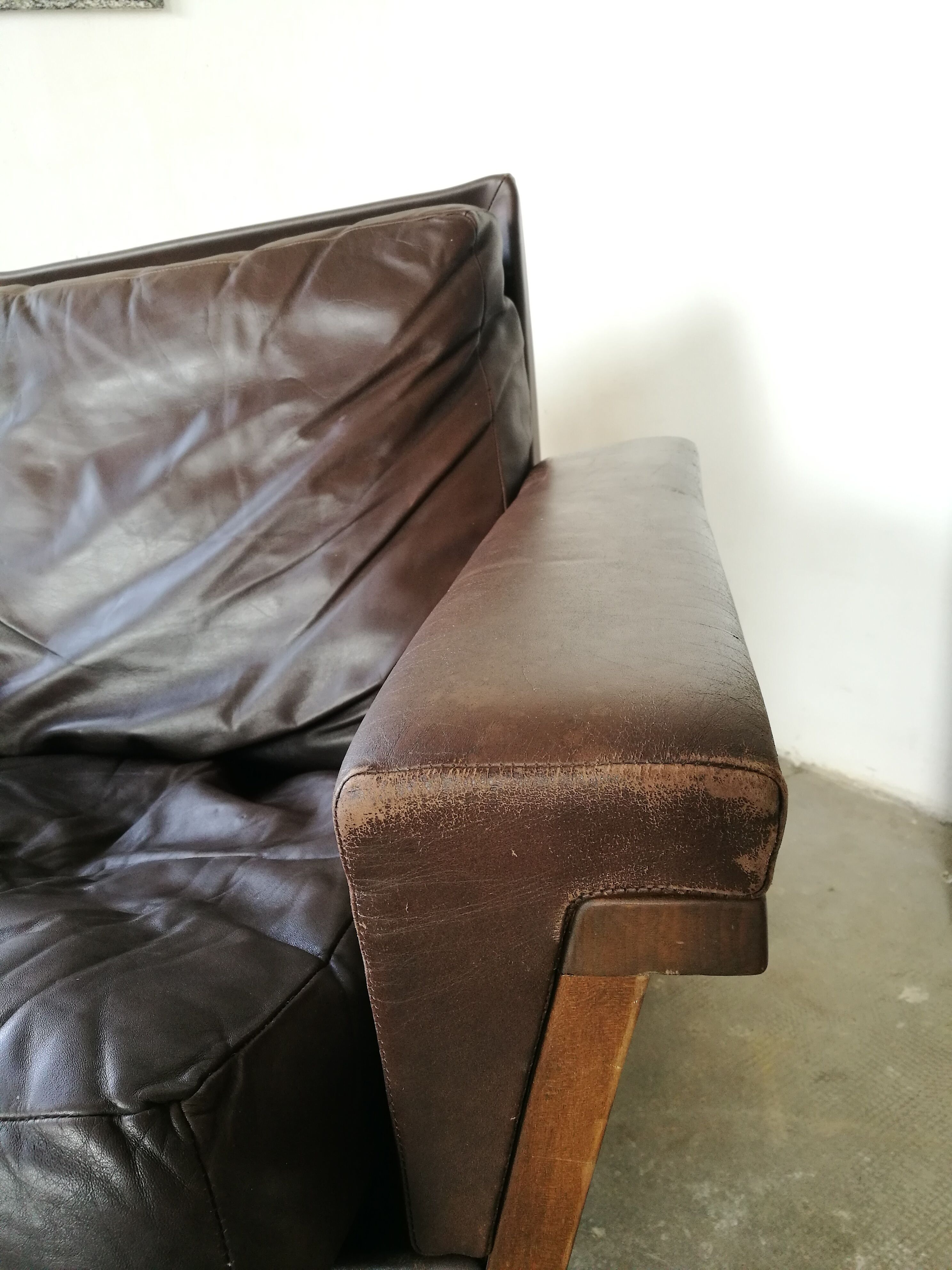 Leather armchair design 1980