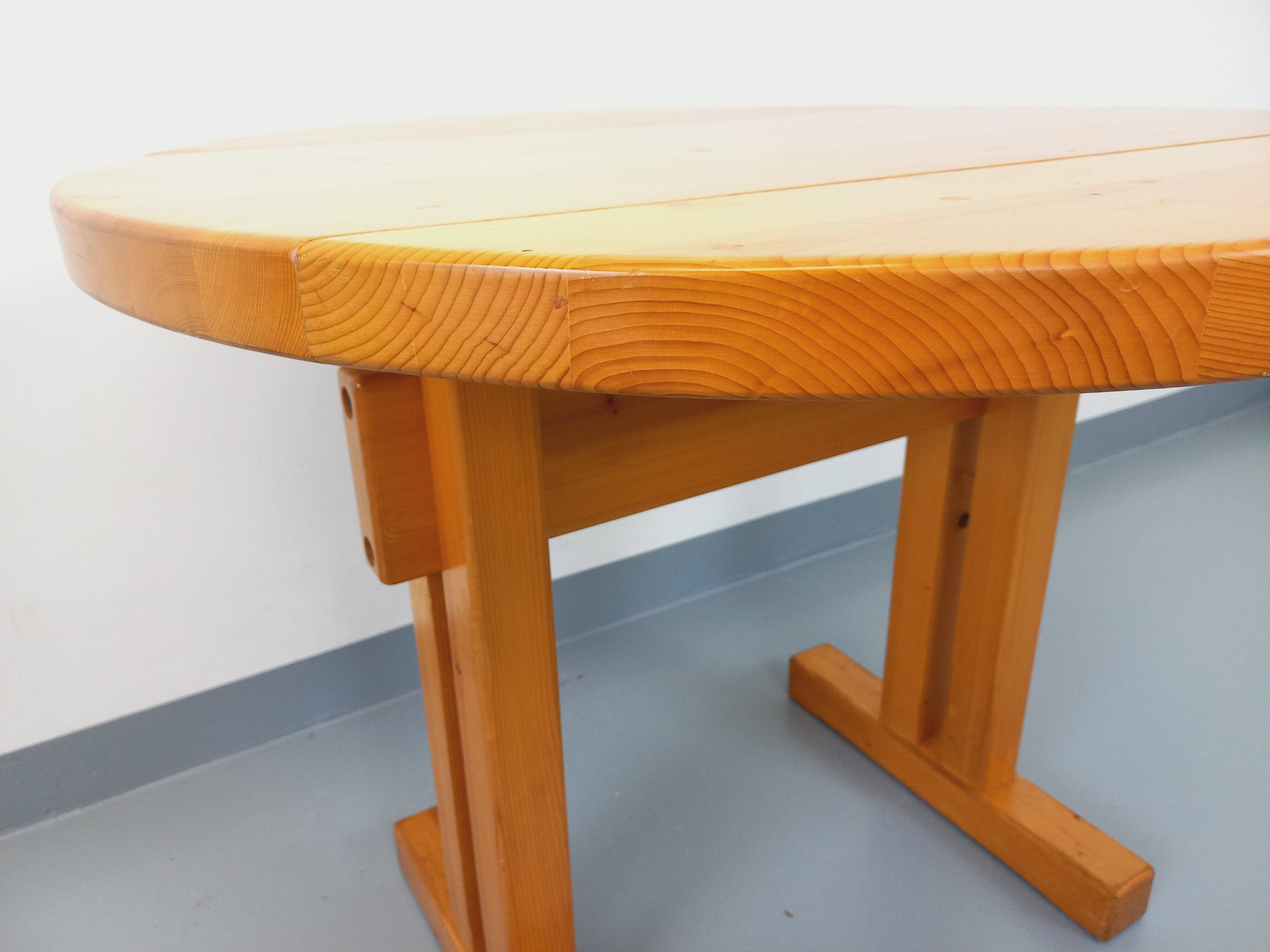 Vintage Charlotte Perriand Les Arcs round pine dining table from the 60s 70s