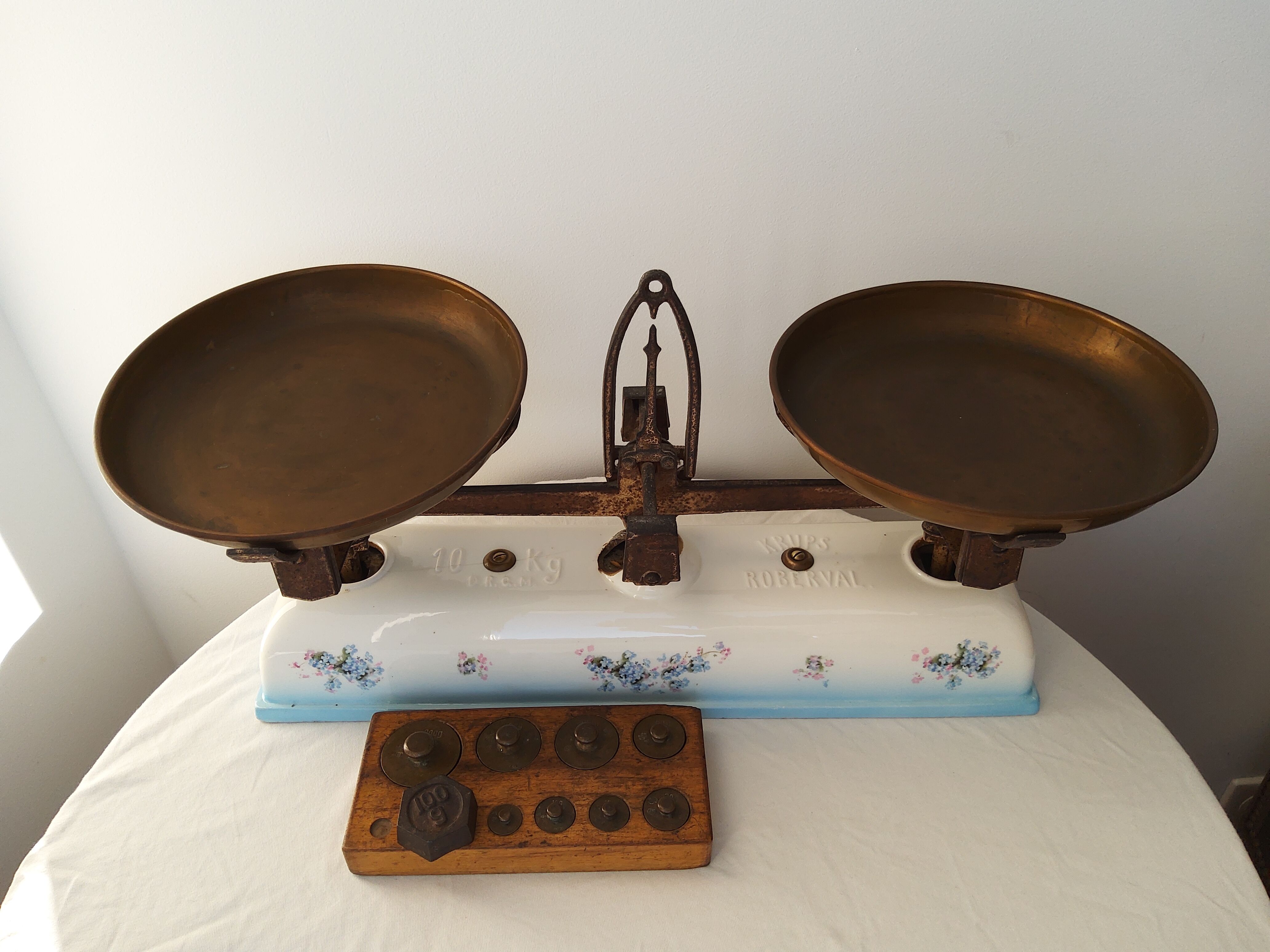 Balance Roberval Krups old copper porcelain base with weight collection