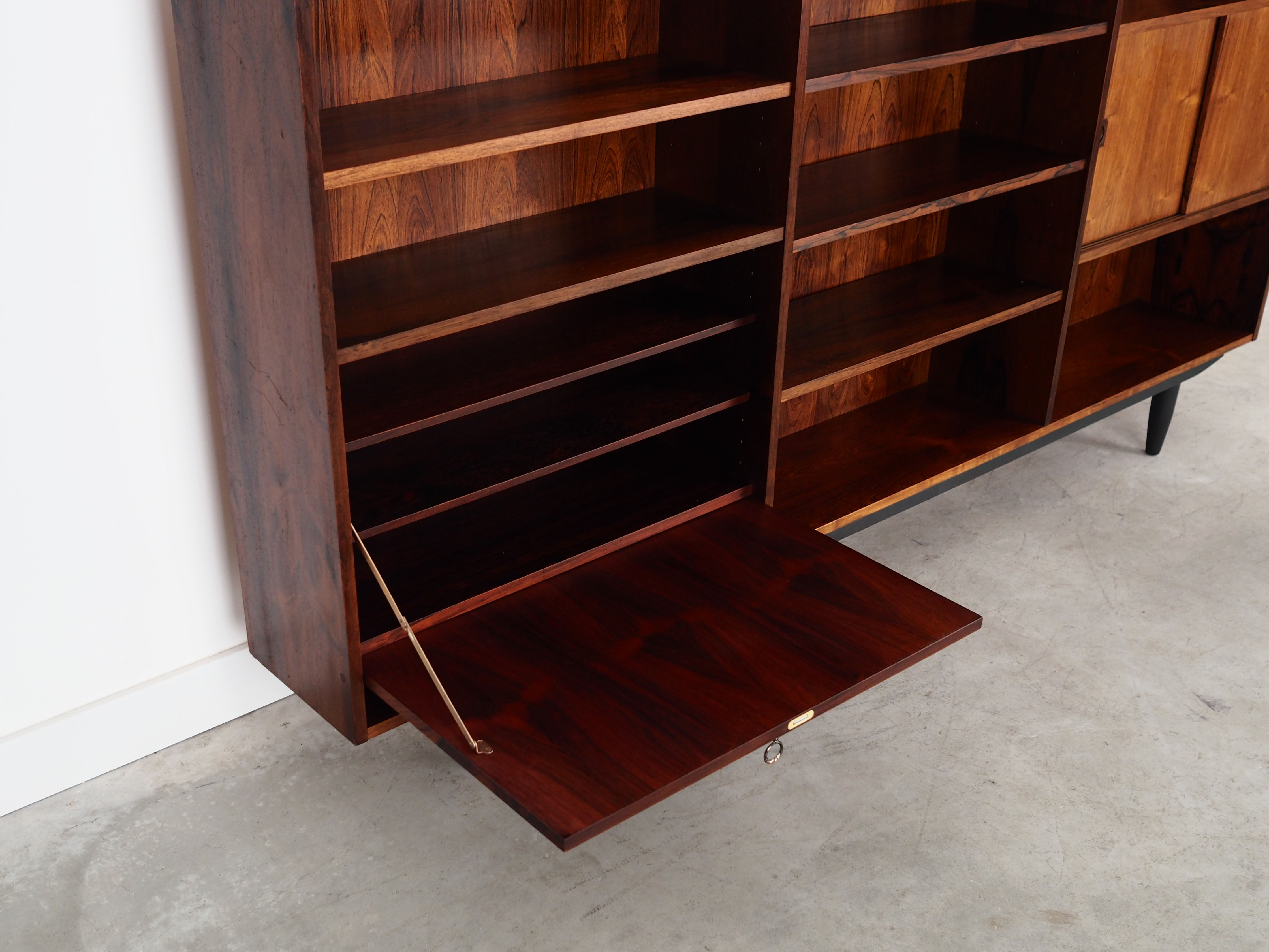 Rosewood bookcase, Danish design, 1970s, production: Farsø Møbelfabrik