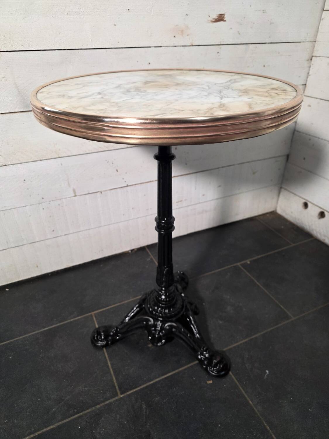 Guéridon de bistrot dessus marbre et laiton pied fonte