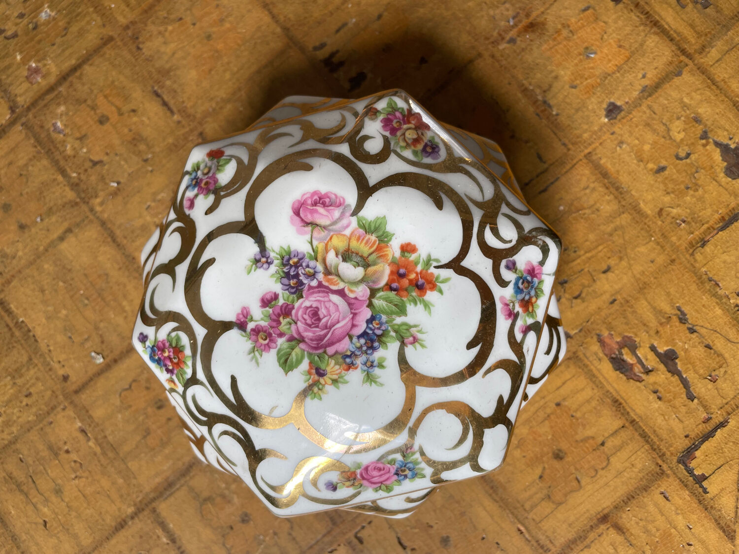 Candy box porcelain art Limoges