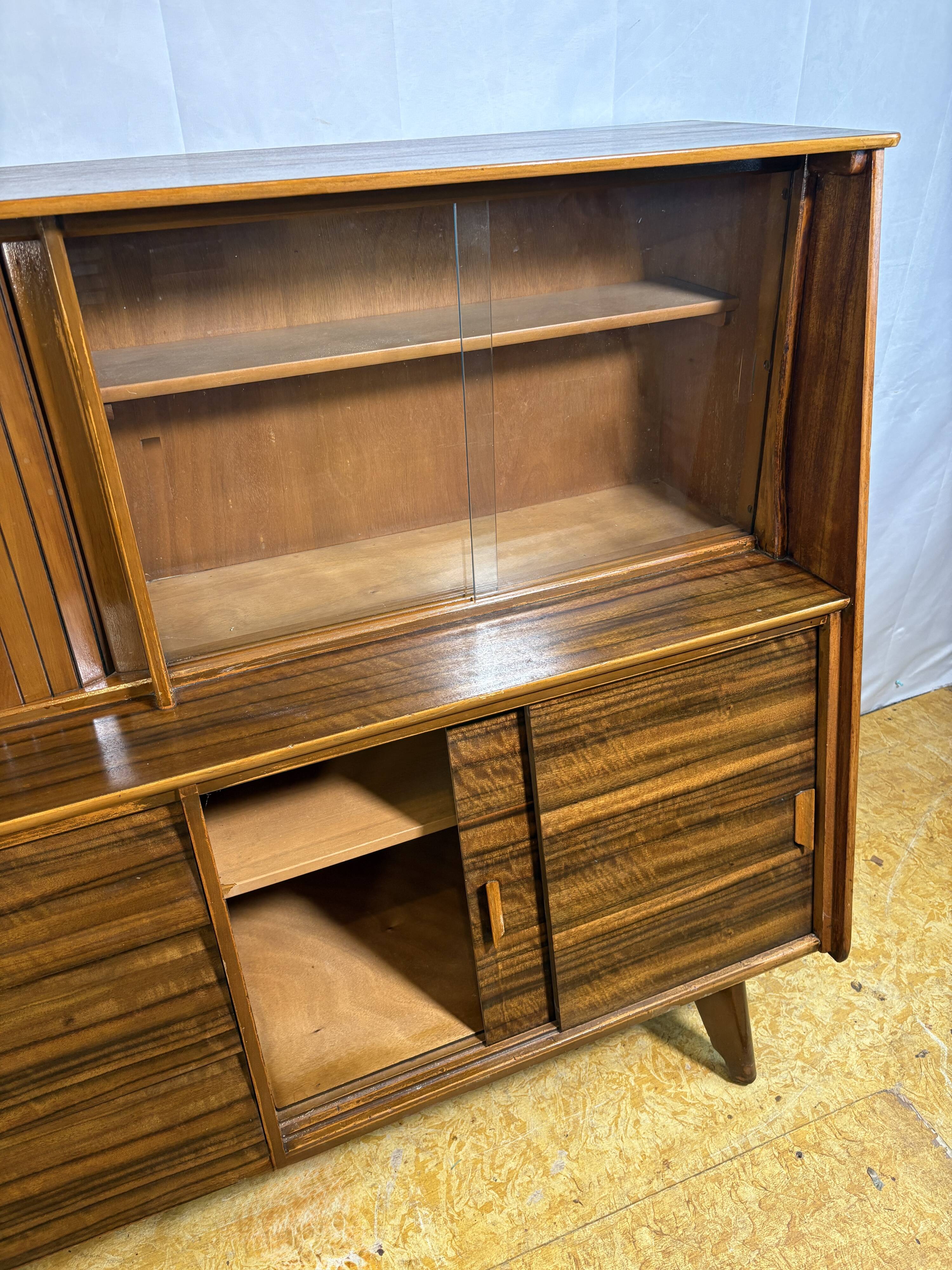 Mid Century Retro Vintage Walnut Sideboard / Drinks Cabinet by F.D. Welters