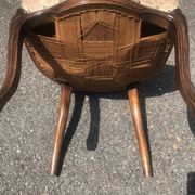 Louis-Philippe medallion chair from the 19th century in solid walnut.