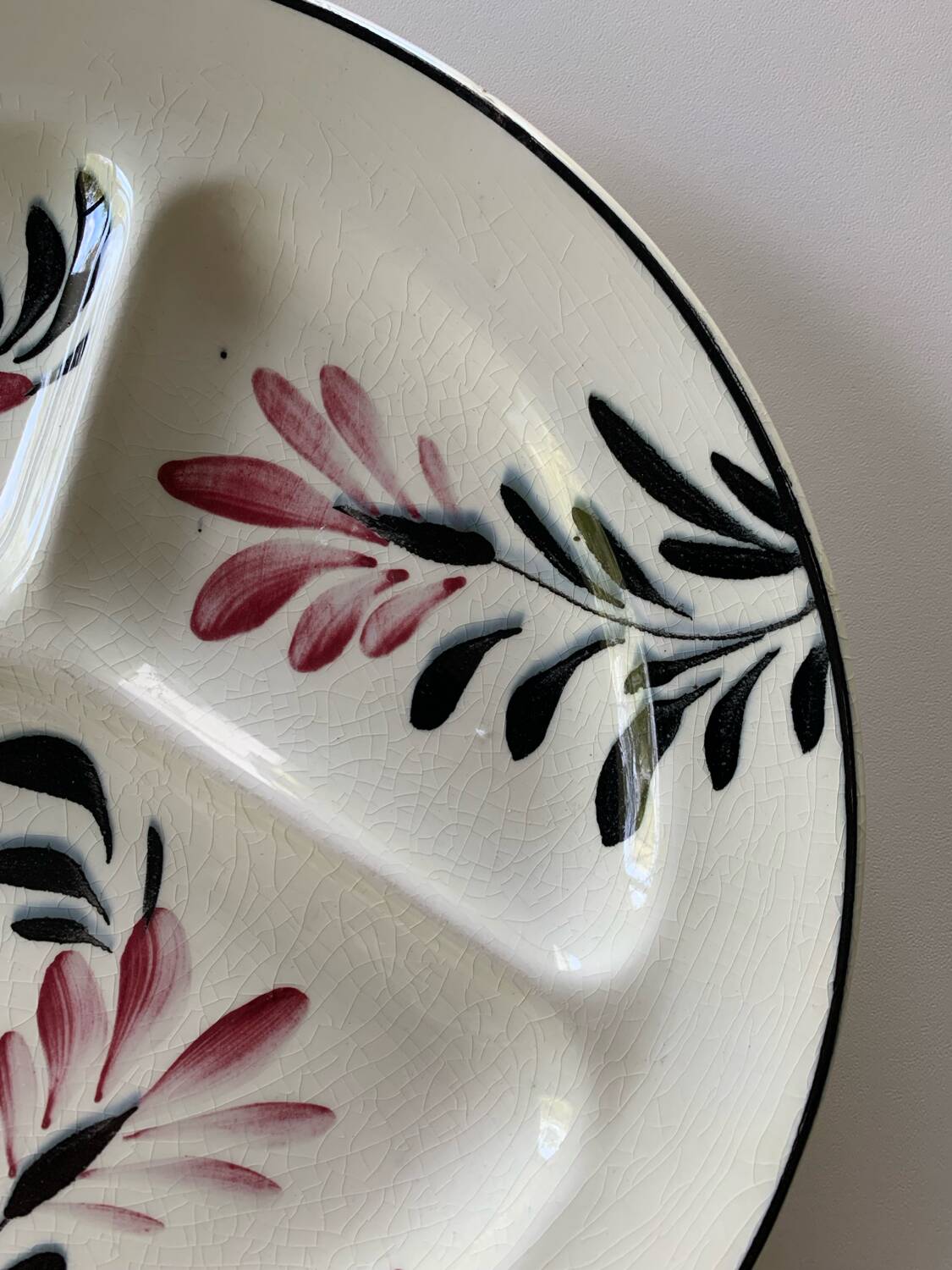 Old earthenware dish from Onnaing